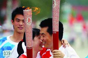直击惠州奥运圣火传递热情澎湃现场 